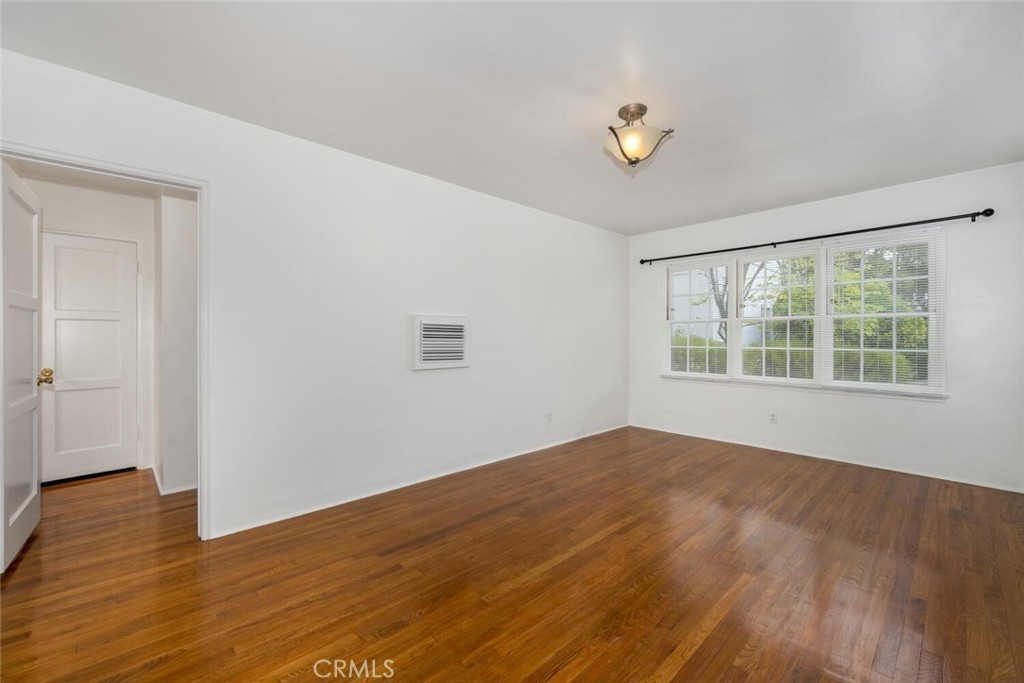 814 E Carson St