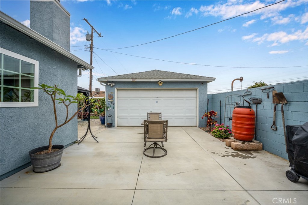 13622 Benfield Avenue