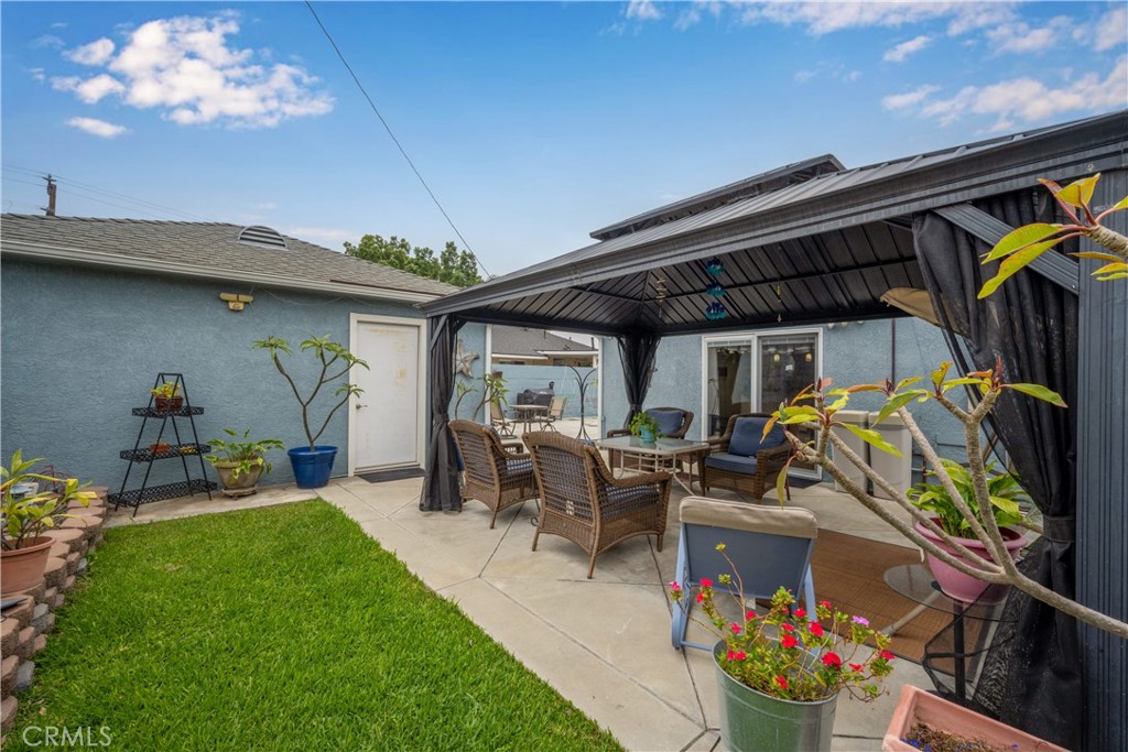 13622 Benfield Avenue