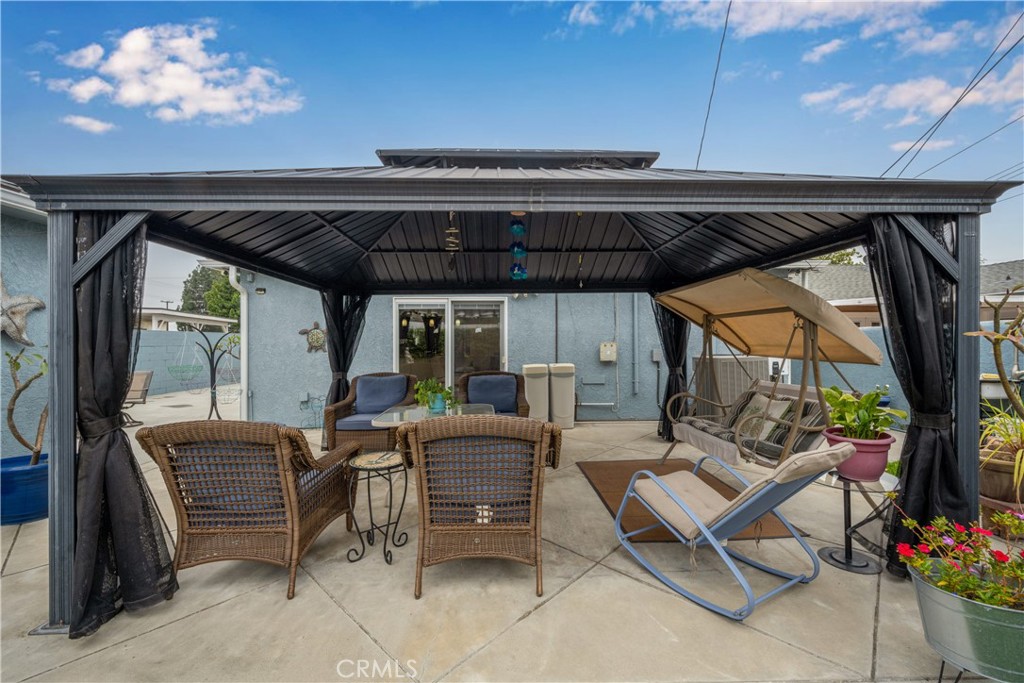 13622 Benfield Avenue