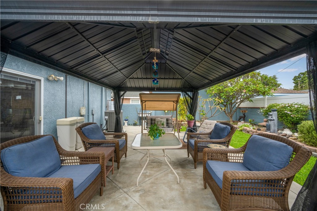 13622 Benfield Avenue