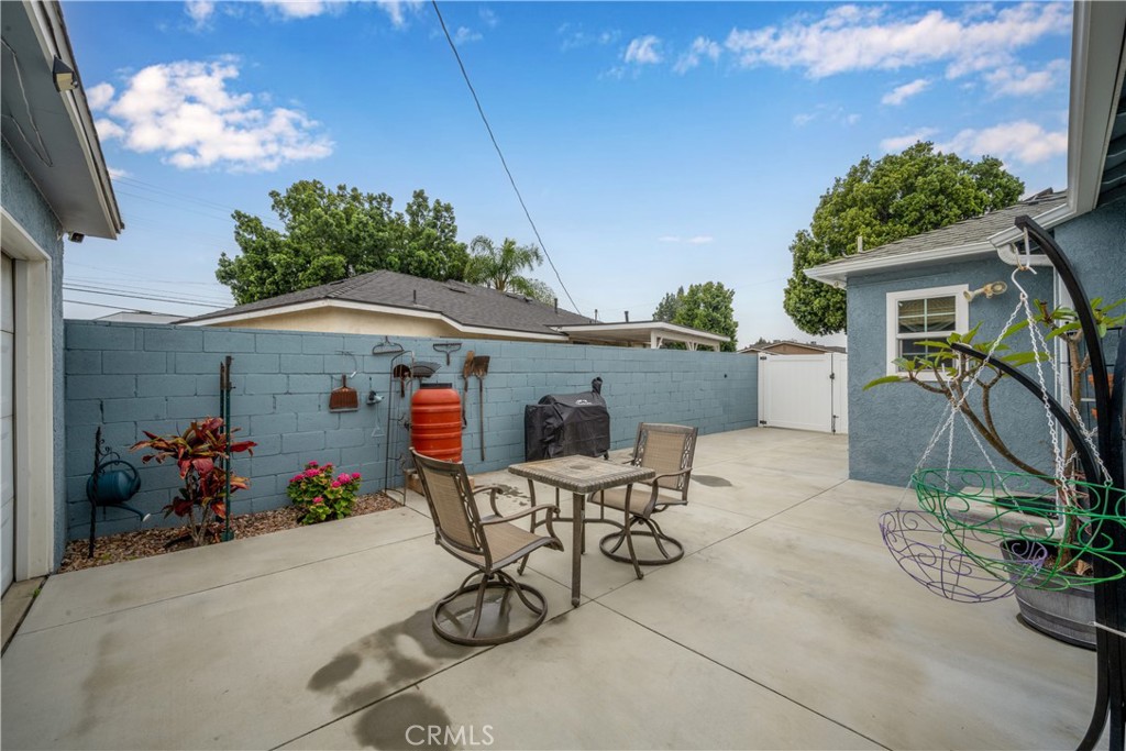 13622 Benfield Avenue