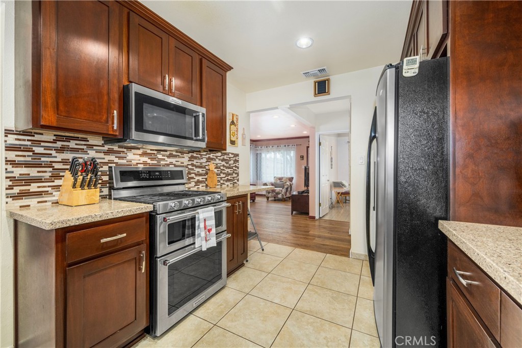 13622 Benfield Avenue