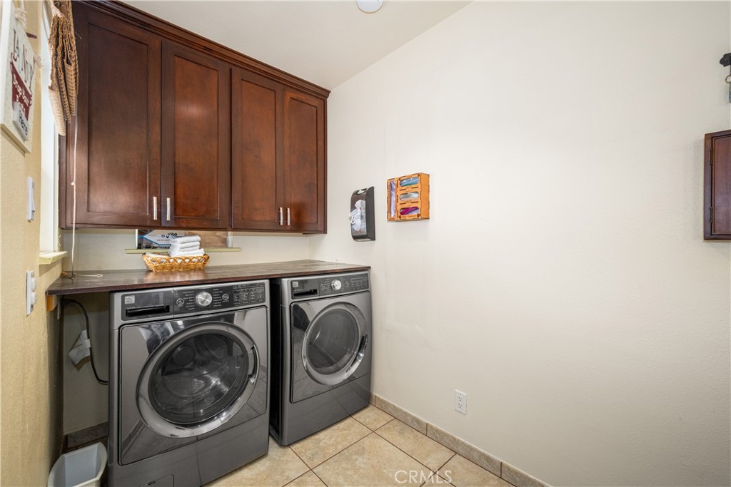 13622 Benfield Avenue