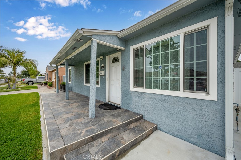 13622 Benfield Avenue