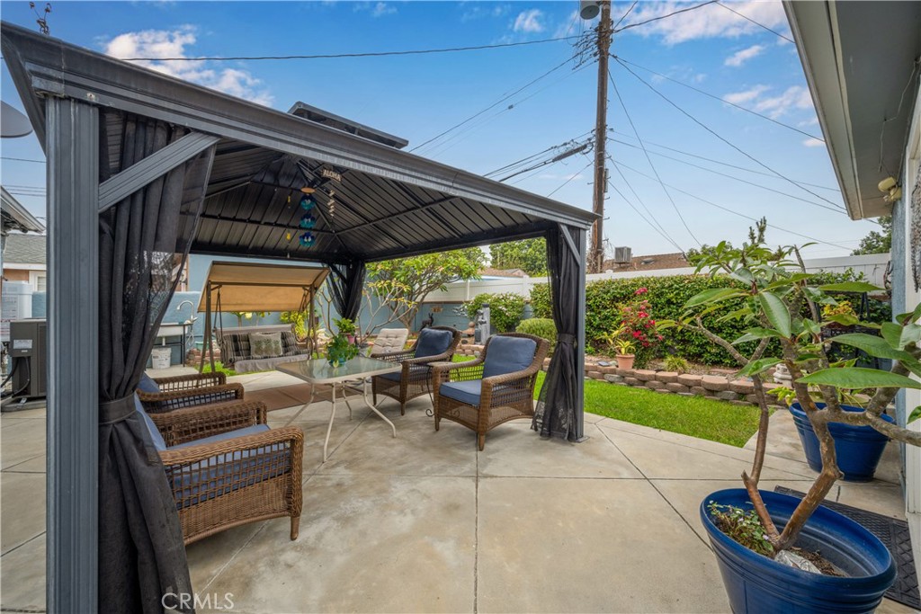 13622 Benfield Avenue