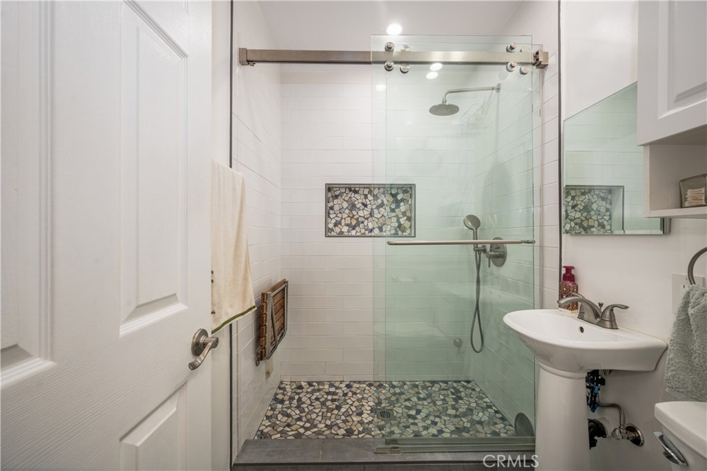 13622 Benfield Avenue