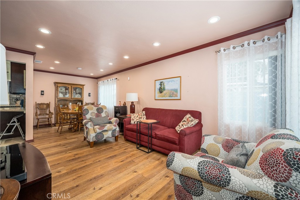 13622 Benfield Avenue