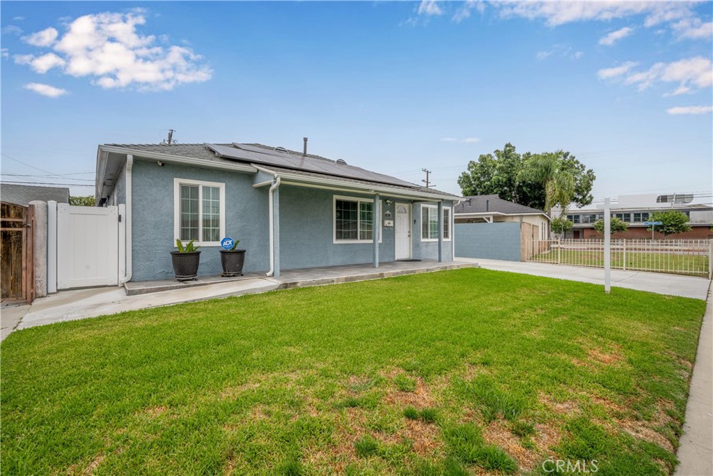 13622 Benfield Avenue