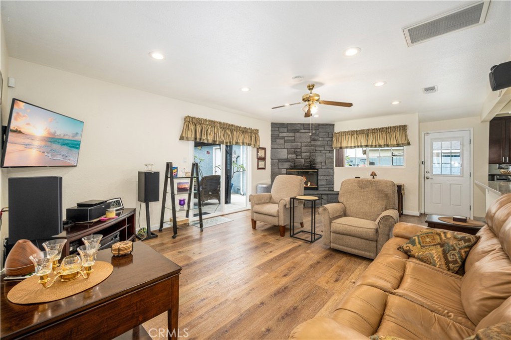 13622 Benfield Avenue