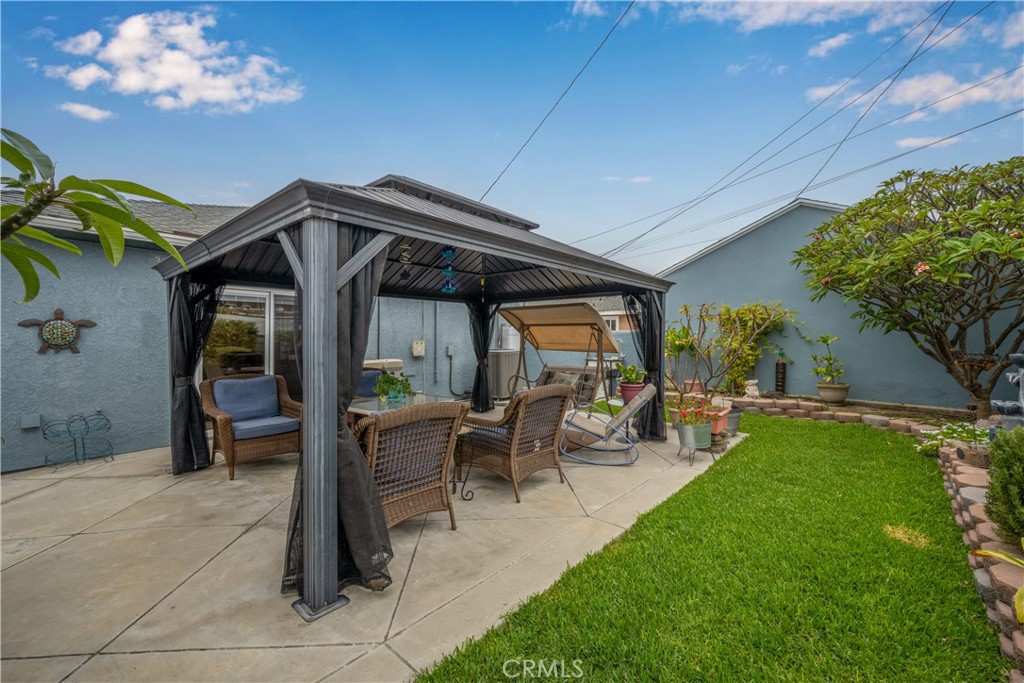 13622 Benfield Avenue