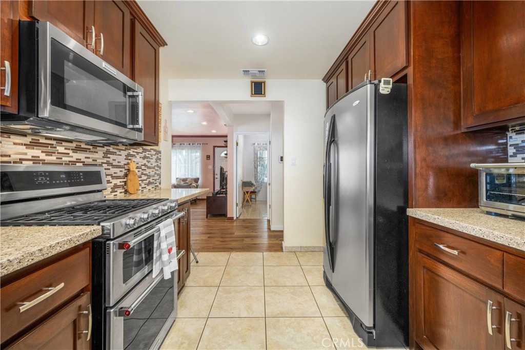 13622 Benfield Avenue