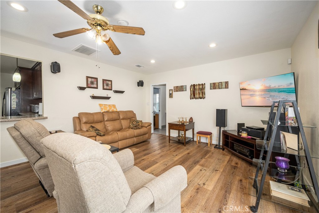 13622 Benfield Avenue