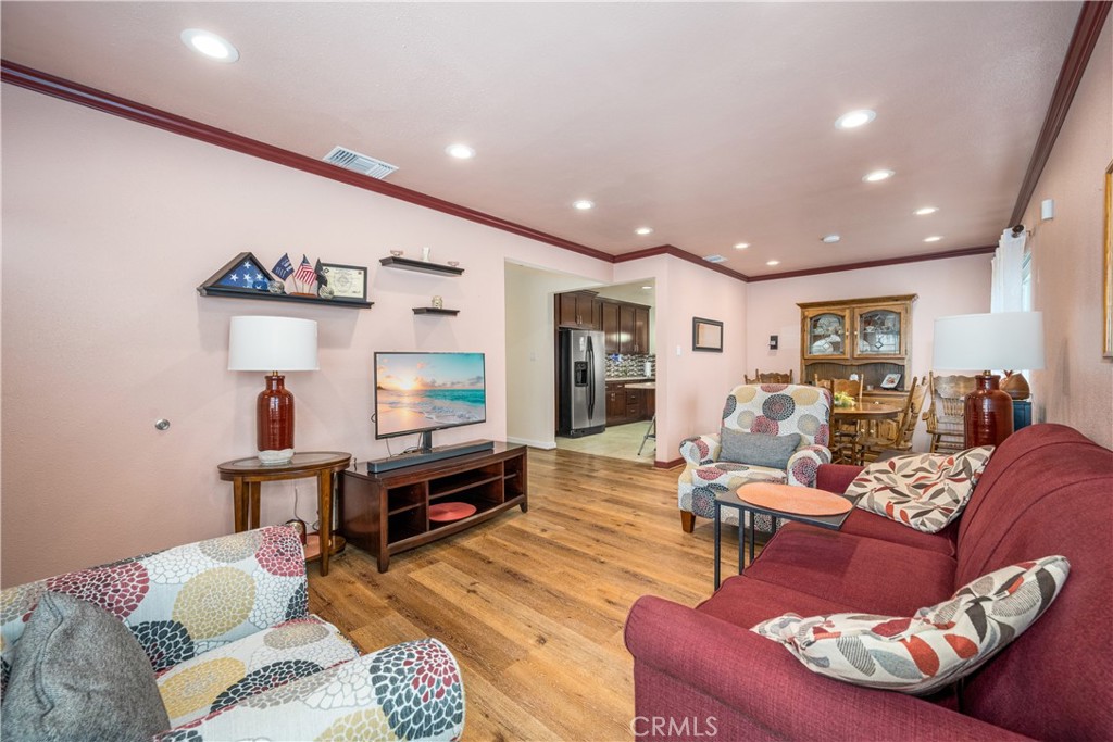 13622 Benfield Avenue