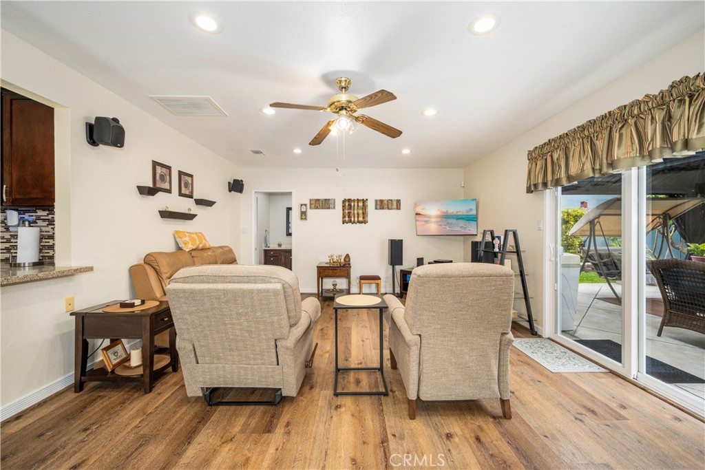 13622 Benfield Avenue