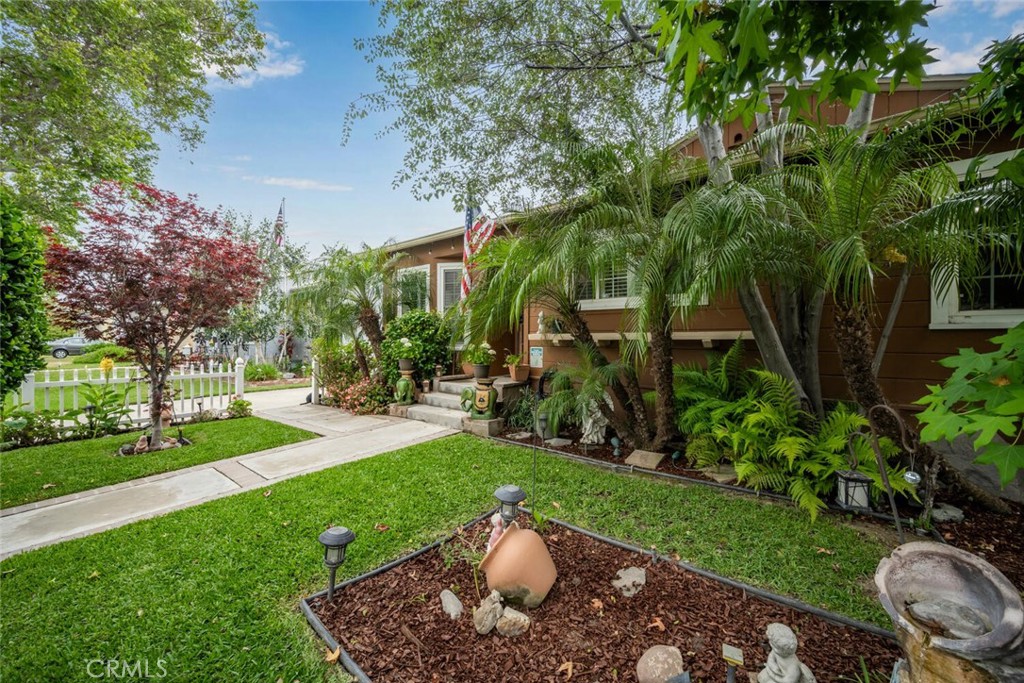 7028 E Parkcrest Street