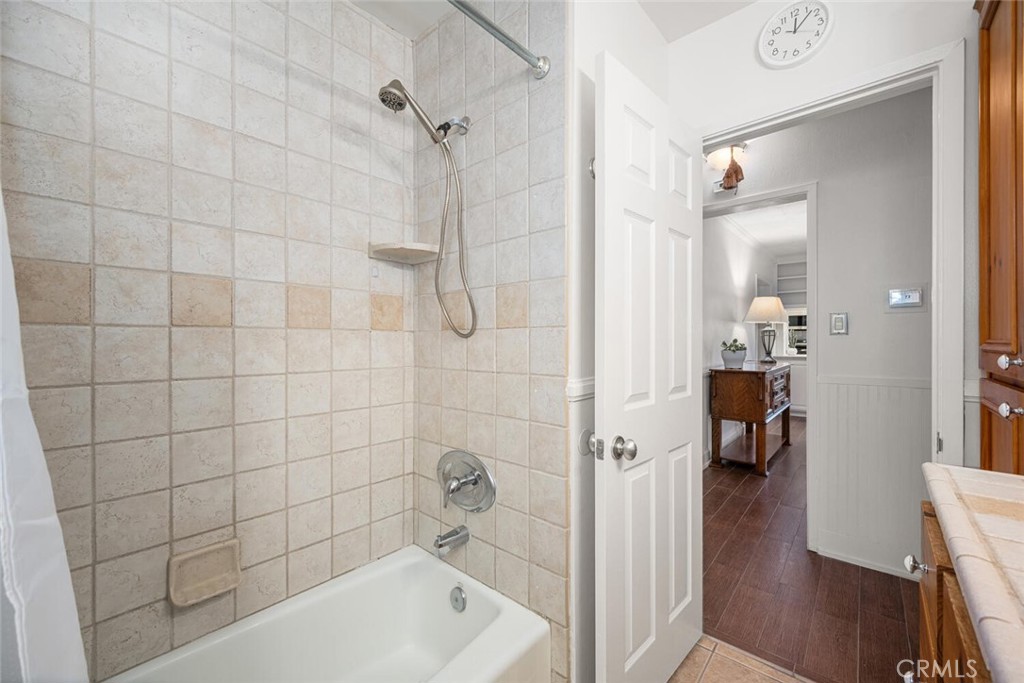 7028 E Parkcrest Street