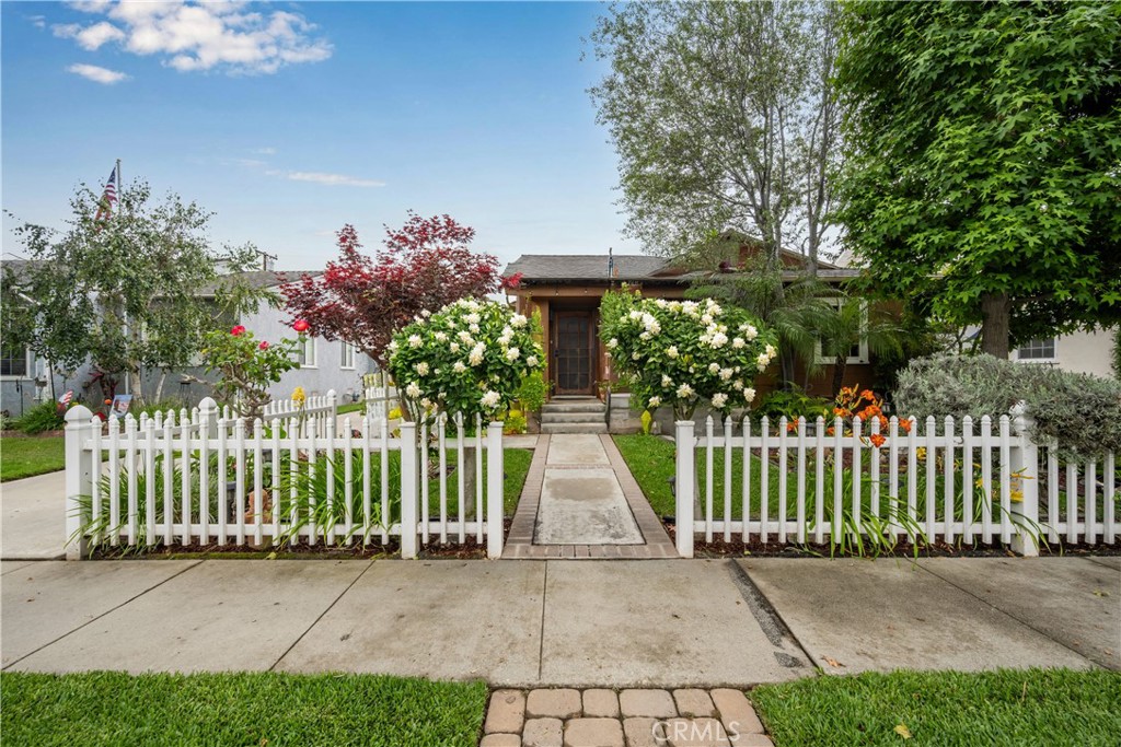 7028 E Parkcrest Street