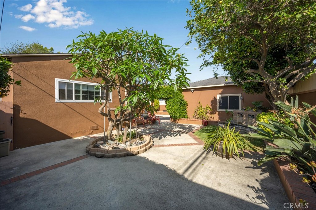 7028 E Parkcrest Street