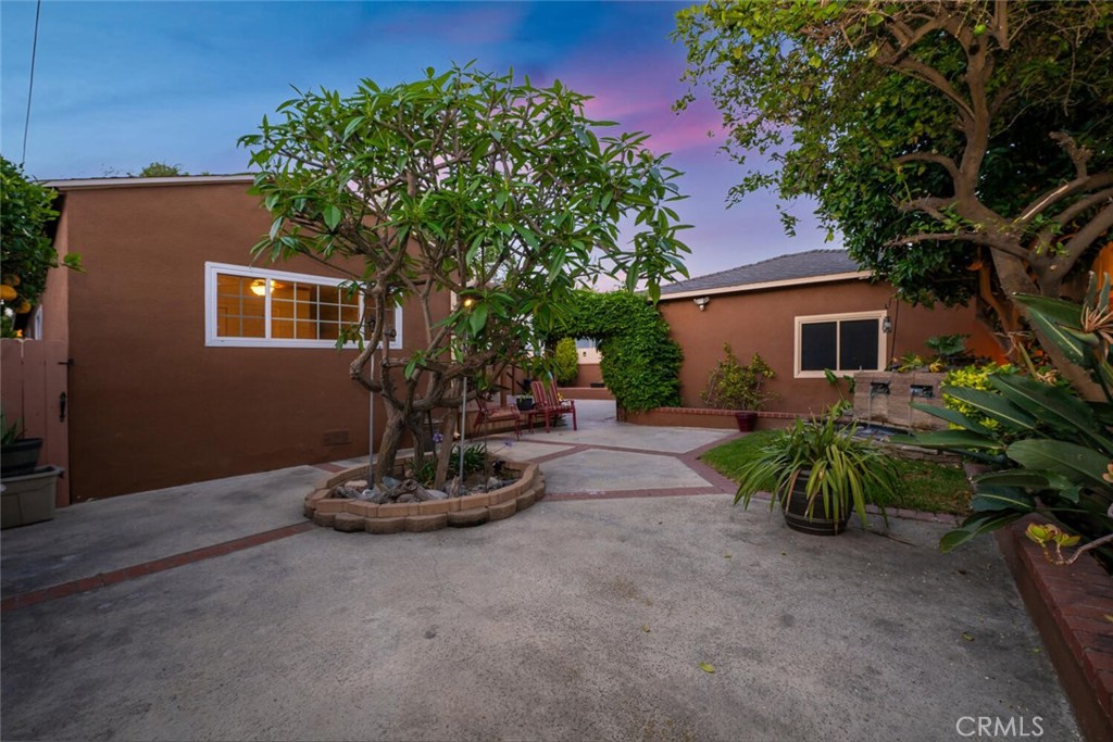 7028 E Parkcrest Street