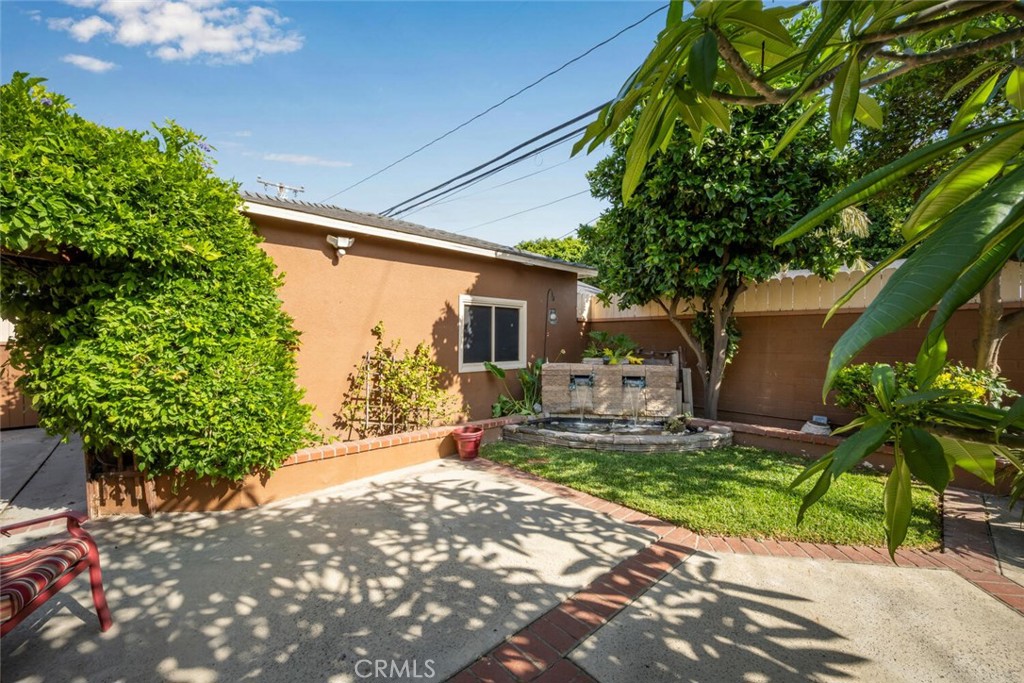 7028 E Parkcrest Street