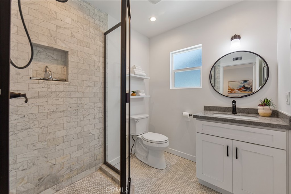 6841 E Septimo Street