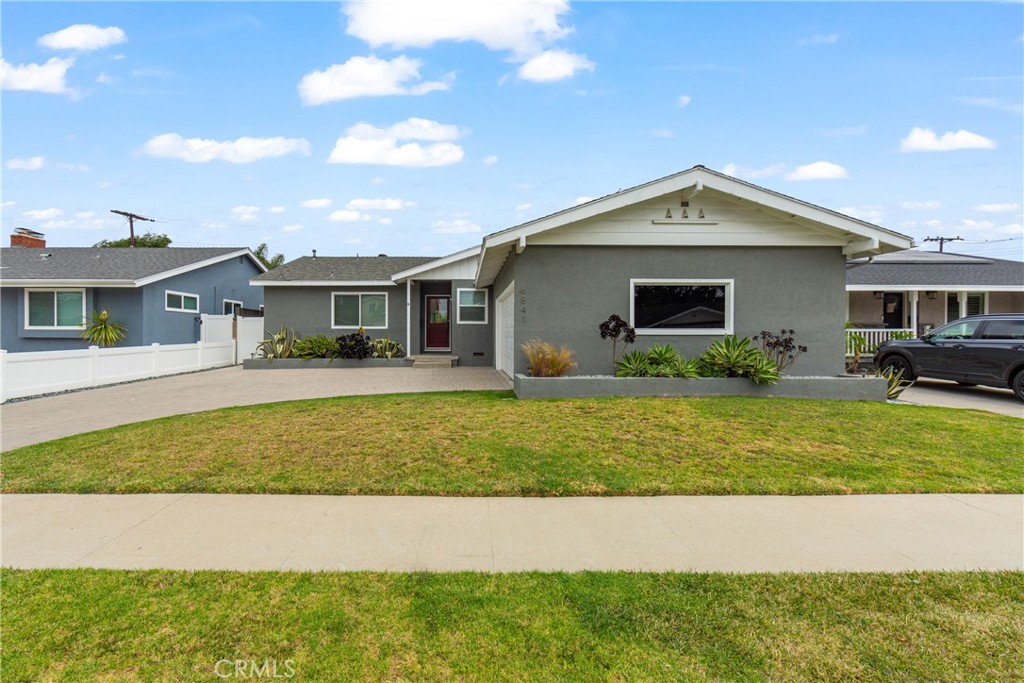 6841 E Septimo Street