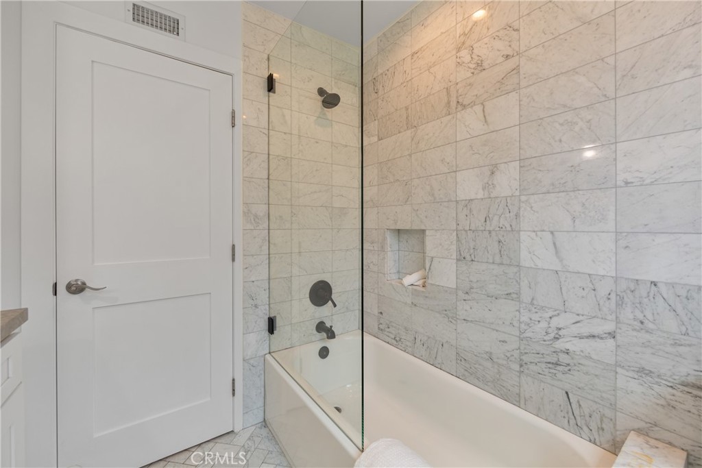 6841 E Septimo Street