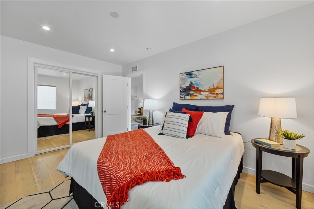 6841 E Septimo Street