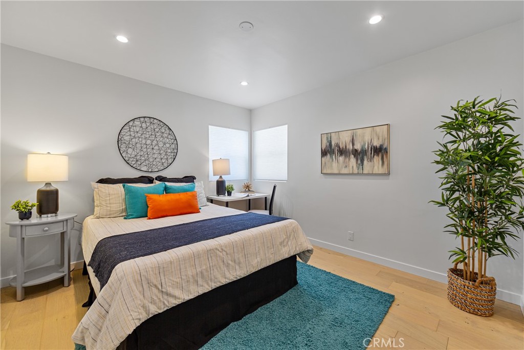 6841 E Septimo Street