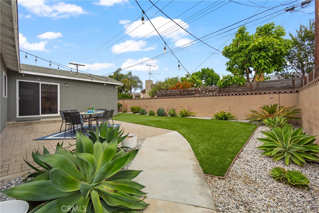 6841 E Septimo Street