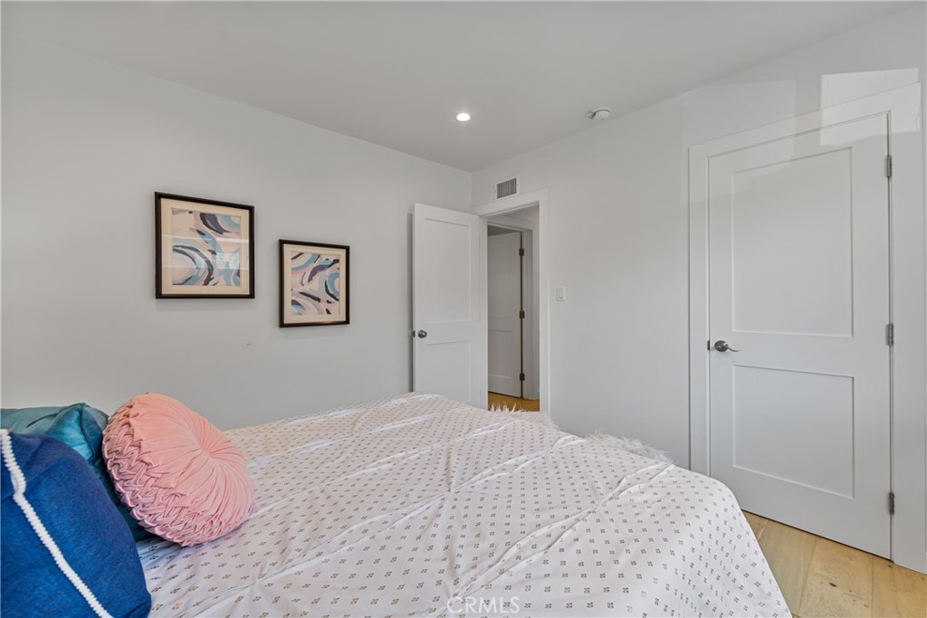 6841 E Septimo Street