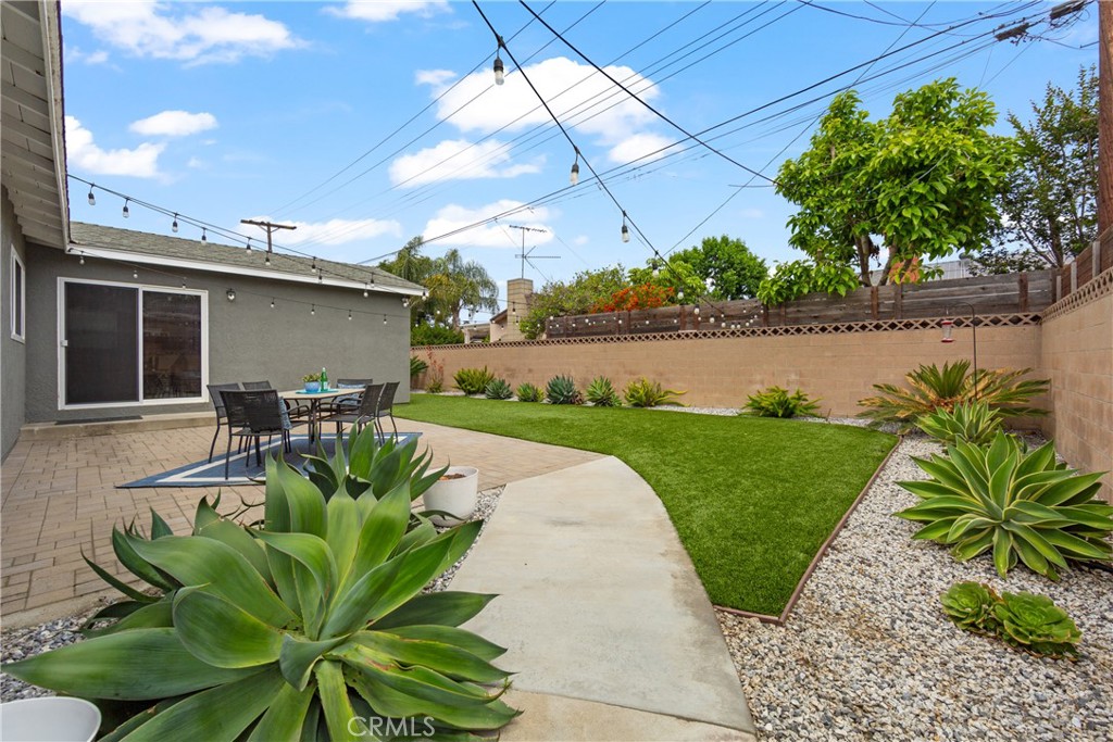 6841 E Septimo Street