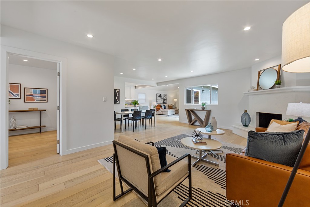 6841 E Septimo Street