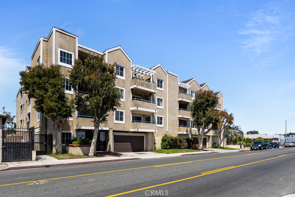 1629 Cherry Avenue 103