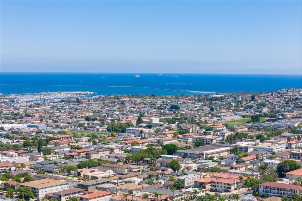 348 S Hamilton Avenue