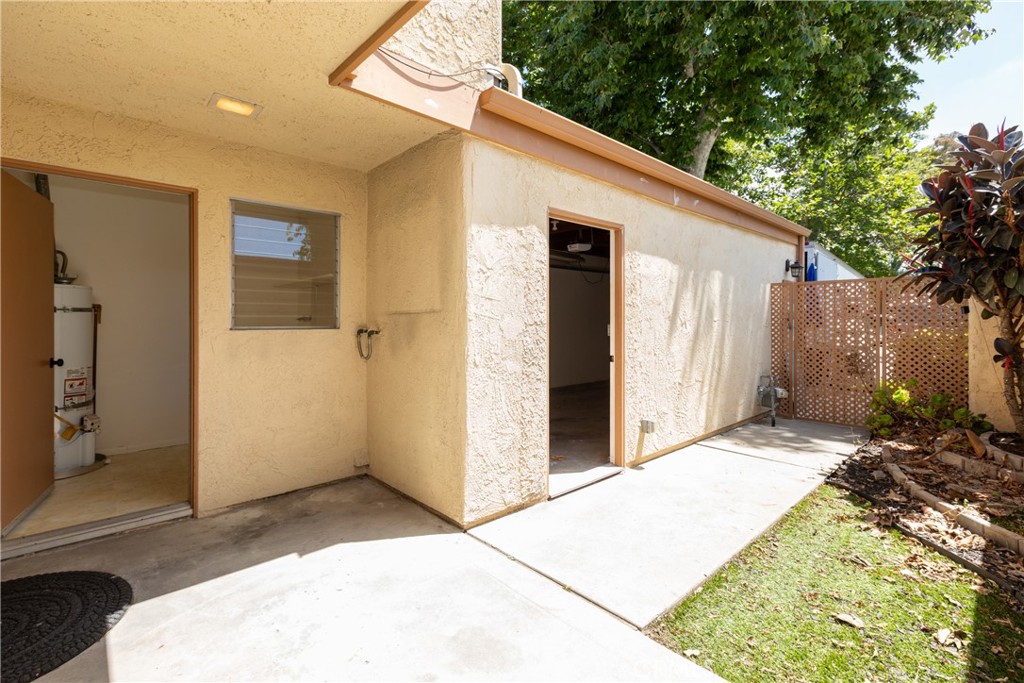 611 Lighthouse Way