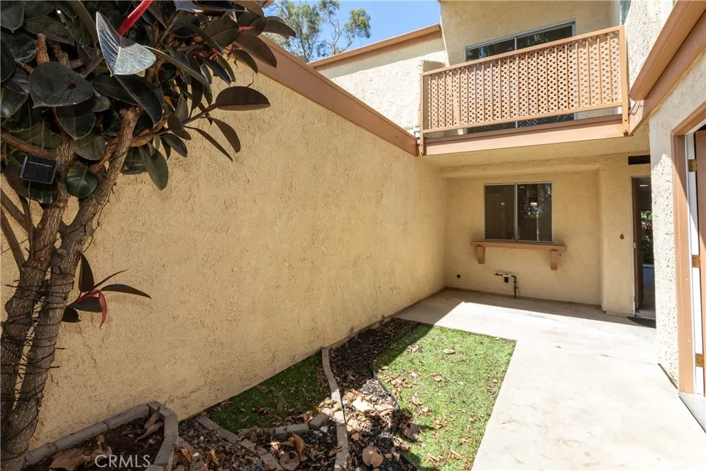 611 Lighthouse Way