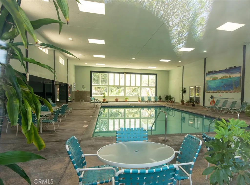 611 Lighthouse Way