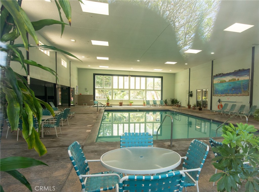 611 Lighthouse Way