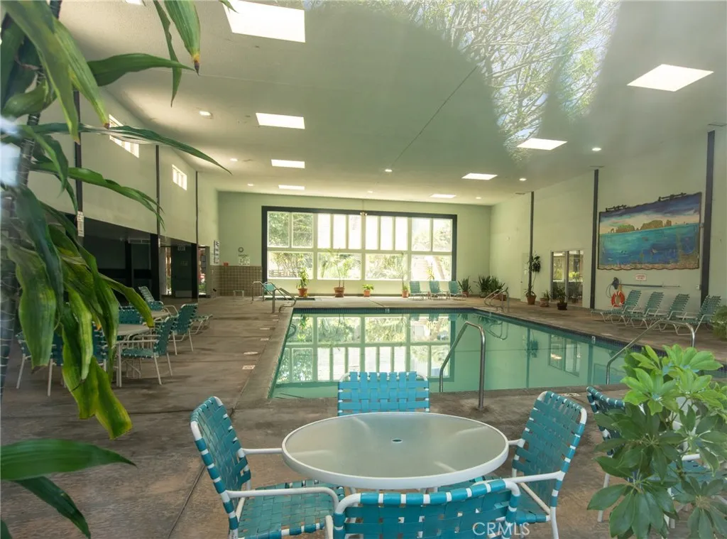 611 Lighthouse Way