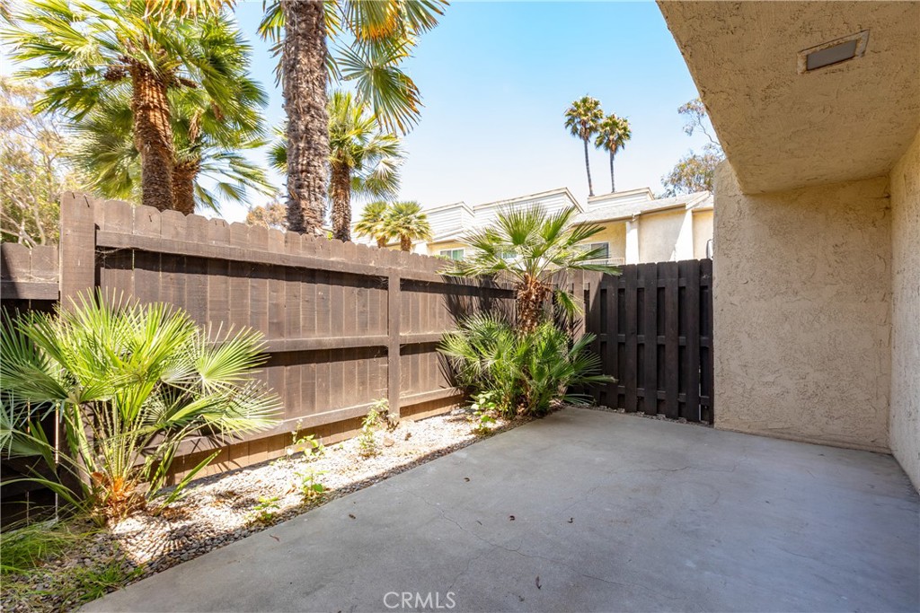 611 Lighthouse Way