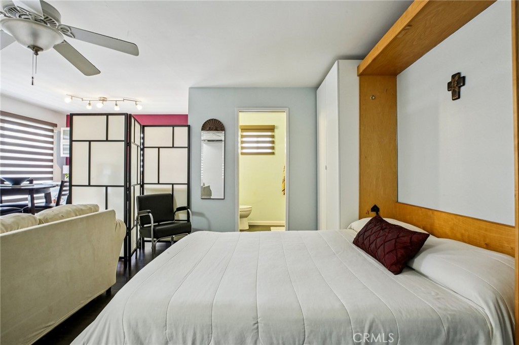 256 E Claiborne Place