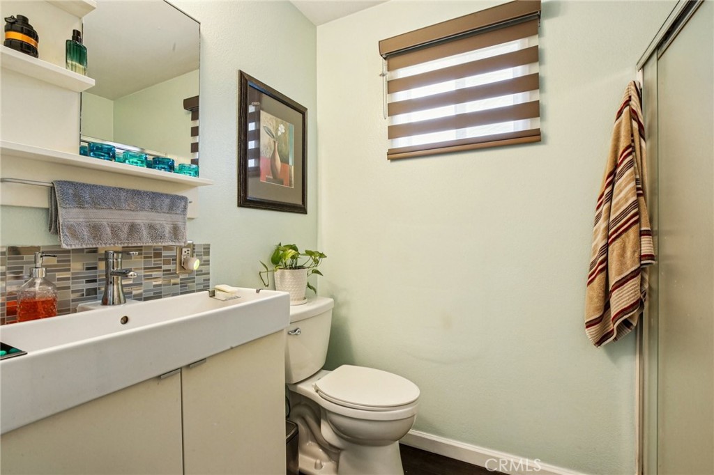 256 E Claiborne Place