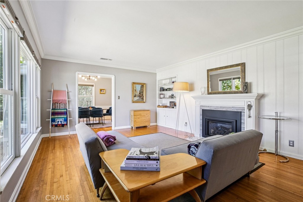 256 E Claiborne Place