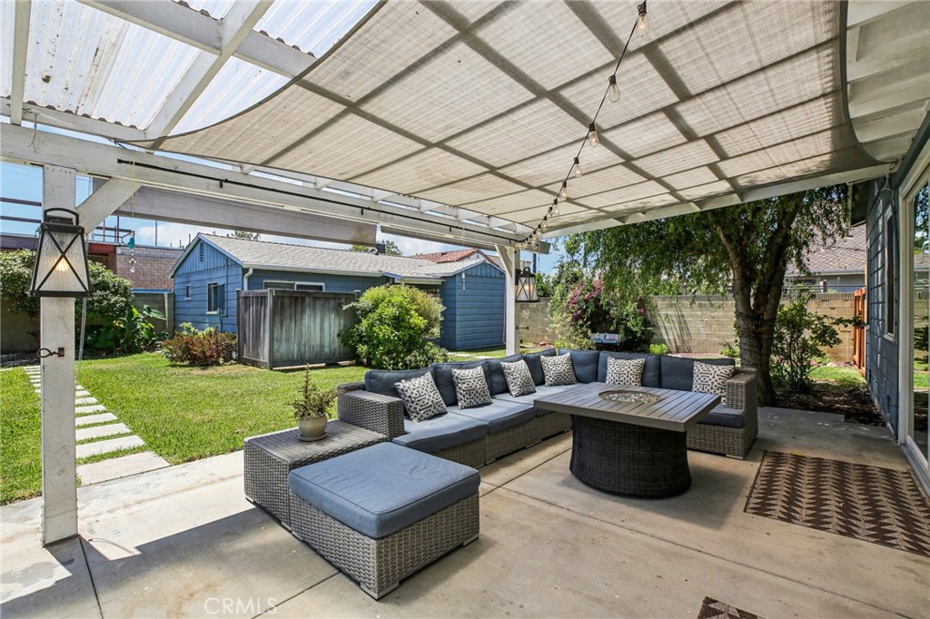 256 E Claiborne Place