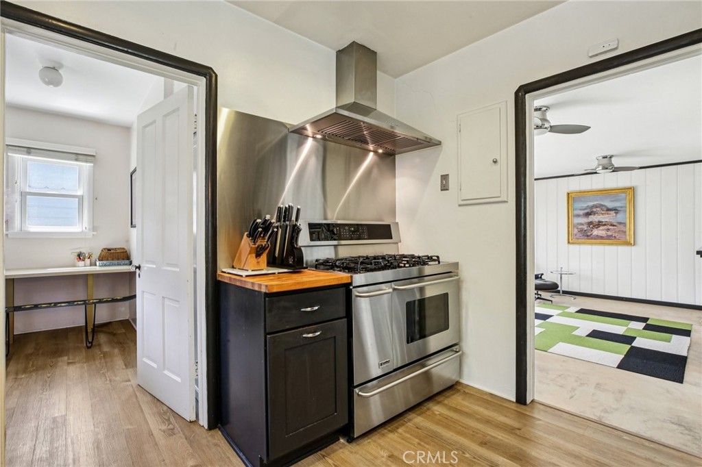 256 E Claiborne Place