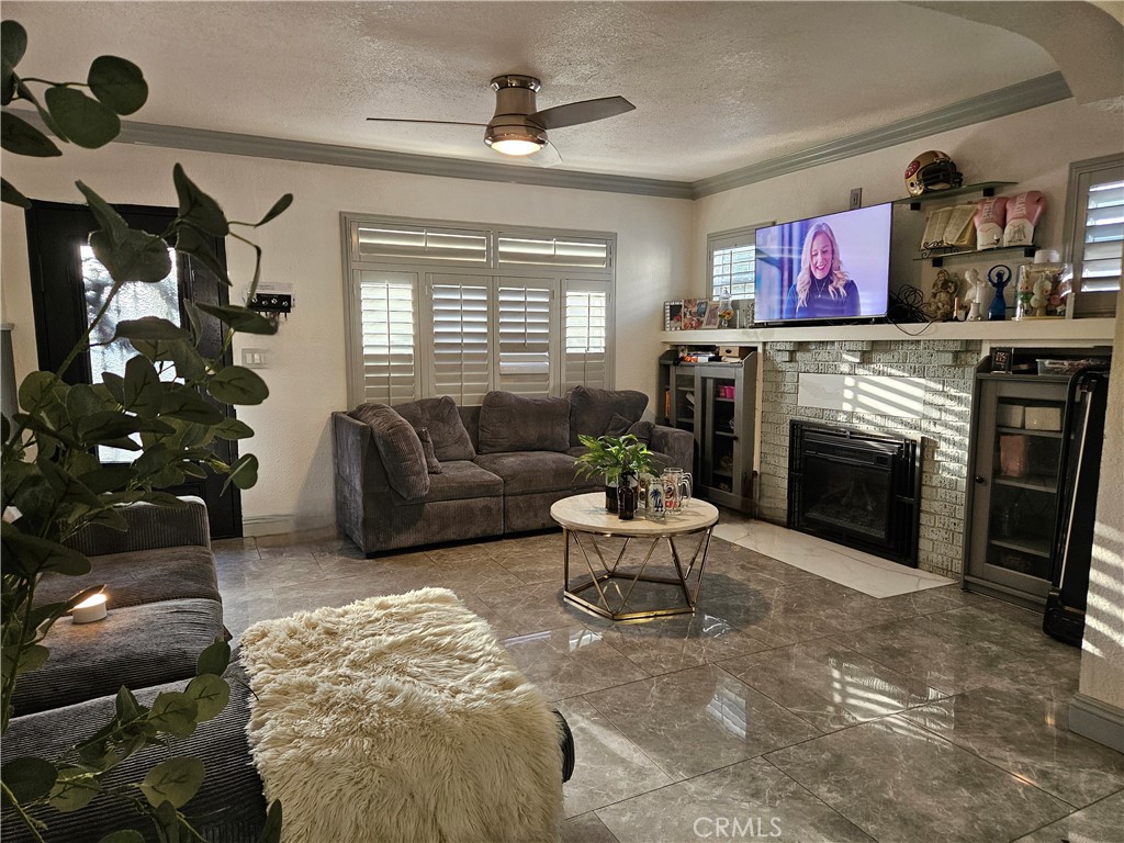 5820 Cimarron Street