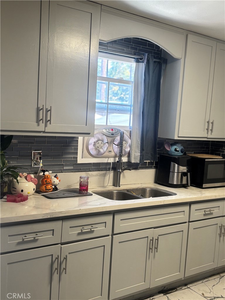 5820 Cimarron Street