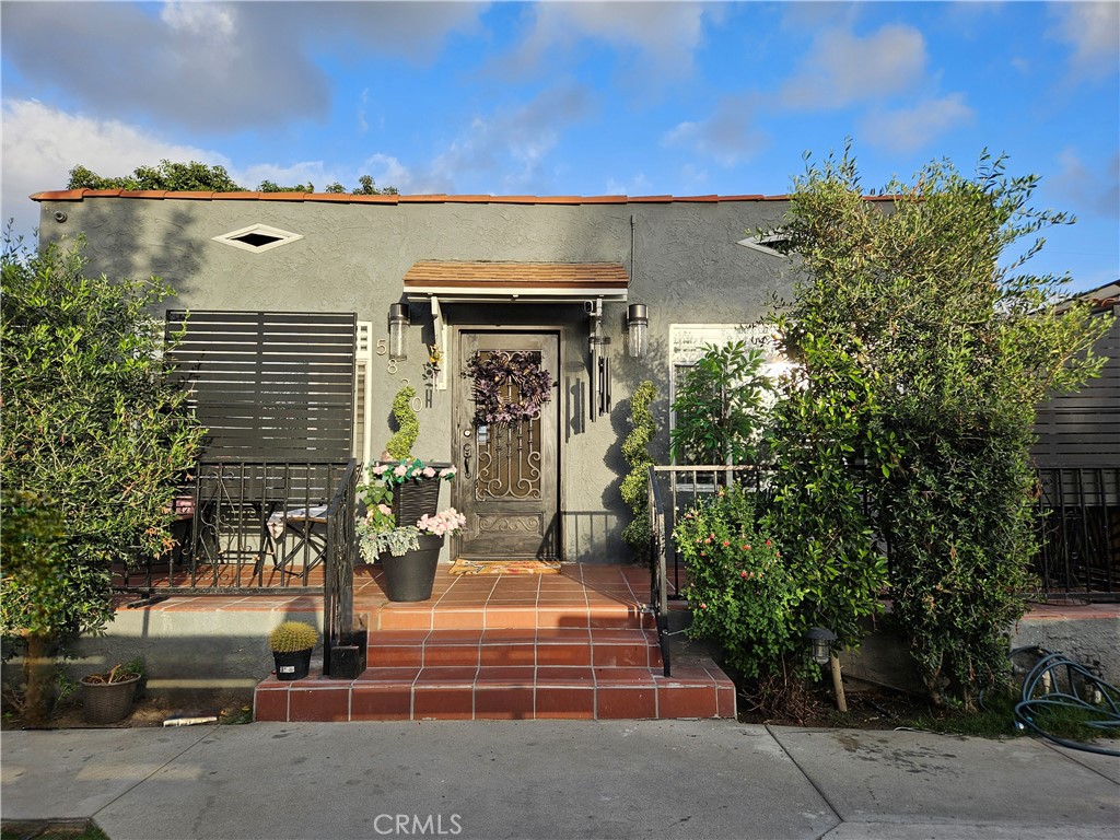 5820 Cimarron Street